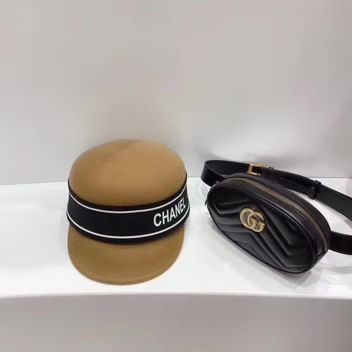 20冬季最新专柜款-香奈儿Chanel新款字母织带高级羊毛骑士帽，简约时尚小香风，轻奢大牌，加厚羊毛，超有分量，秋冬时尚必备单品！