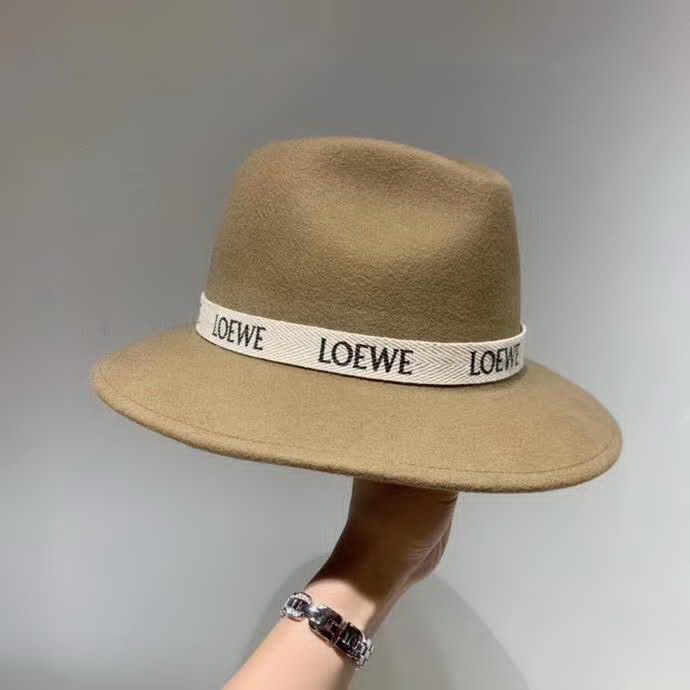 20冬季最新专柜款-罗意威LOEWE新款礼帽，百分百羊毛面料,凹凸有致帽型，2020官方新款，女神必备