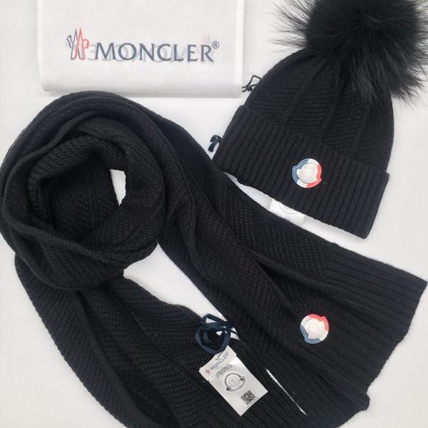 官网同步20秋季最新款-Moncler二​件套系‌列 围巾‎，帽子经‌典‎系‎列，精​致美感，精选毛线，手感超柔软，冬季必备款