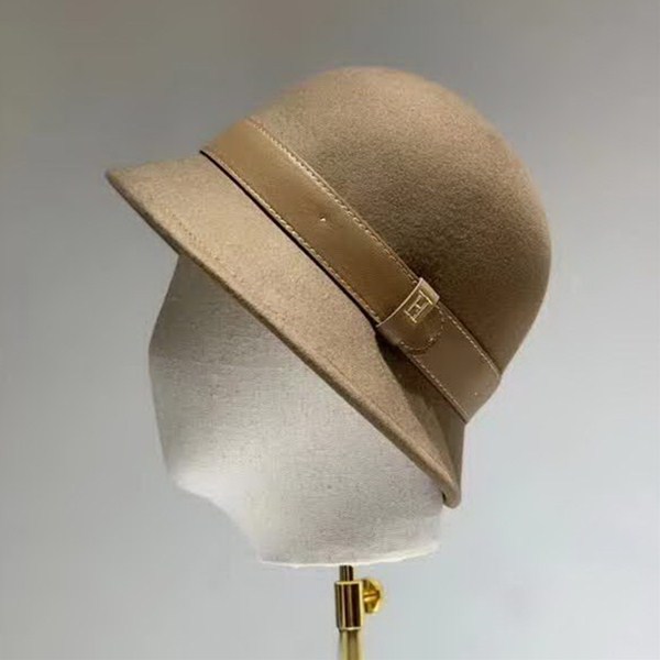 20冬季最新专柜款-爱马仕Hermes2020新款羊毛礼帽，羊毛盆帽，高档皮带刺绣logo 超级大牌范儿，机场必备神器