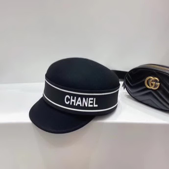 20冬季最新专柜款-香奈儿Chanel新款字母织带高级羊毛骑士帽，简约时尚小香风，轻奢大牌，加厚羊毛，超有分量，秋冬时尚必备单品！