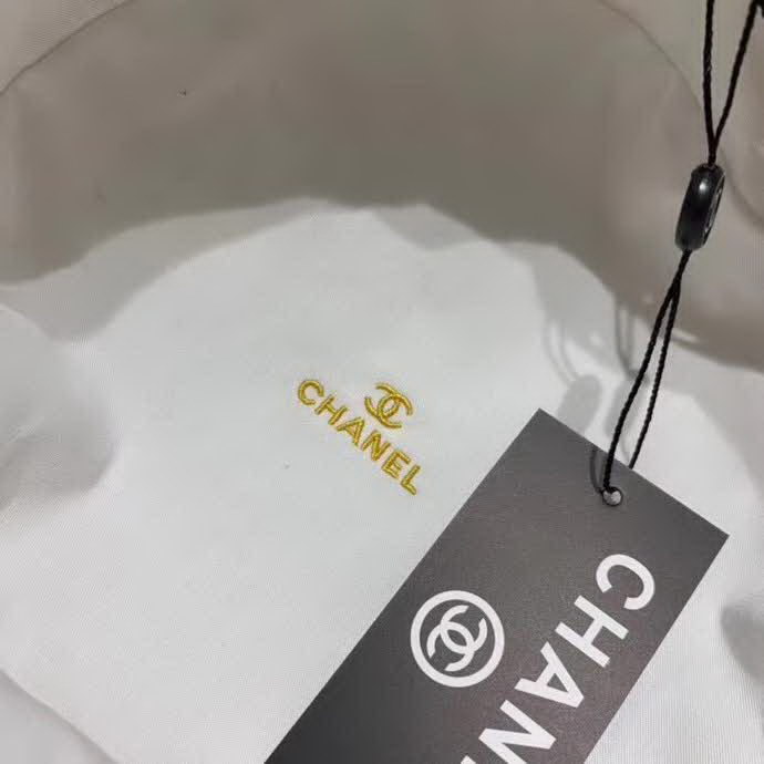 20冬季最新专柜款-香奈儿Chanel毛呢贝蕾帽，专柜同步，精致刺绣logo 百搭款，搭衣必备