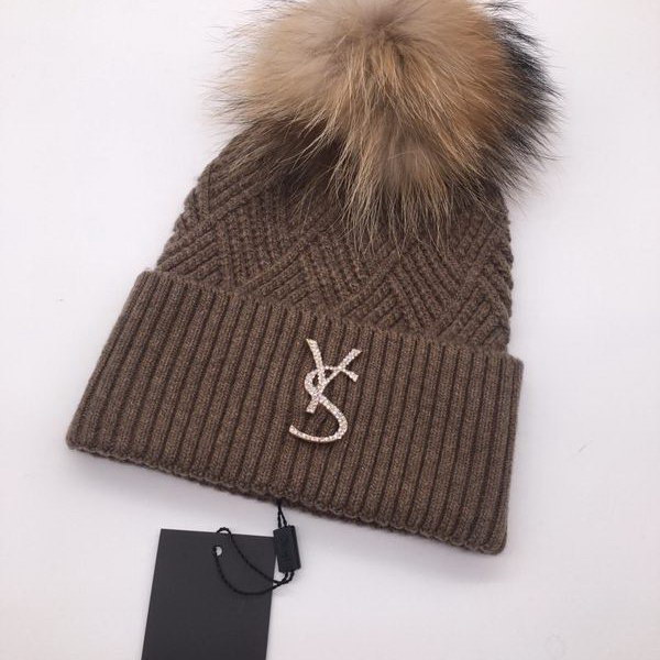 官网同步20秋季最新款-YSL新款毛线针织帽子，独家定制超大毛球，特别火爆，采用精选毛线，手感超柔软，弹性极佳