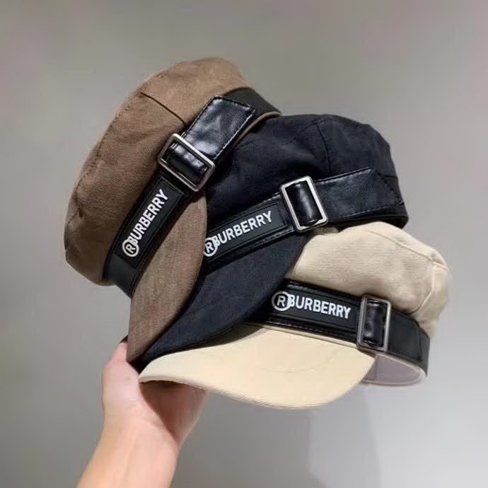 20冬季最新专柜款-Burberry简约时尚军帽，帽型超正的，帆布面料 四季皆宜，名媛范儿十足