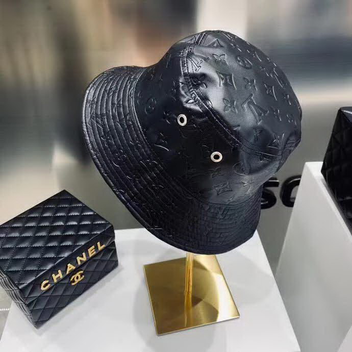 20冬季最新专柜款-路易威登LV新款麂皮绒拼皮绒双面压花皮革渔夫帽，超显质感