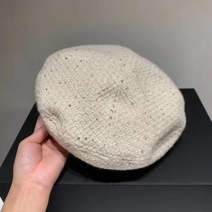 20冬季最新专柜款-香奈儿Chanel毛呢贝蕾帽，专柜同步，精致刺绣logo 百搭款，搭衣必备