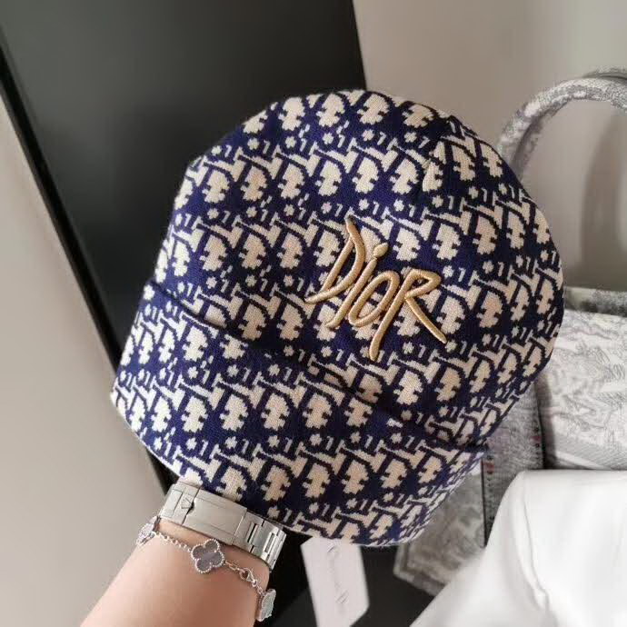 20冬季最新专柜款-Dior新款字母标志针织毛线帽，专柜同步！双层针织面料，手感极好！时尚男女同款！
