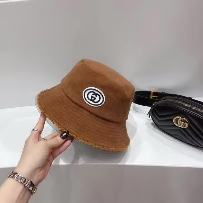 20冬季最新专柜款-古驰Gucci新款磨毛秋冬款渔夫帽，GG新标志渔夫，羔毛内檐，秋冬气息浓重，百搭暖色调，喜欢简约休闲的宝宝可以放心入，不踩雷系列！