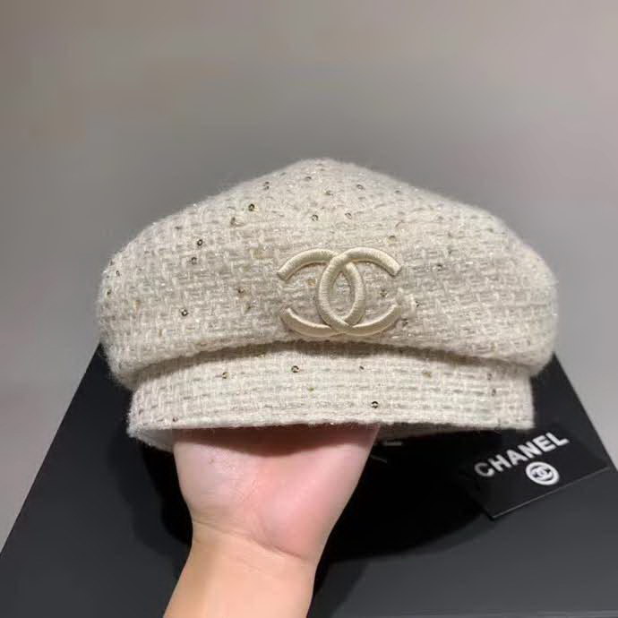 20冬季最新专柜款-香奈儿Chanel毛呢贝蕾帽，专柜同步，精致刺绣logo 百搭款，搭衣必备