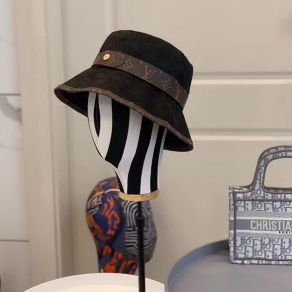20冬季最新专柜款-路易威登LV压纹渔夫帽精致双重帽铅pu字母，超显高级！经典老花情怀，妥妥高级