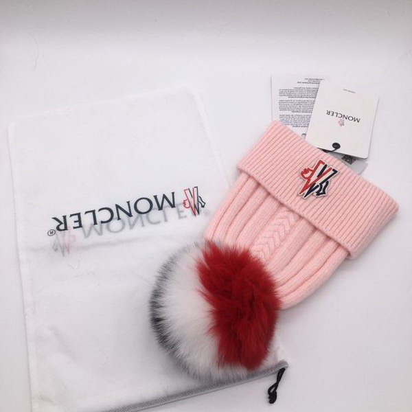 官网同步20秋季最新款-Moncler新款针织帽，独家定制超大狐狸毛球，特别火爆，采用精选毛线，手感超柔软，弹性极佳