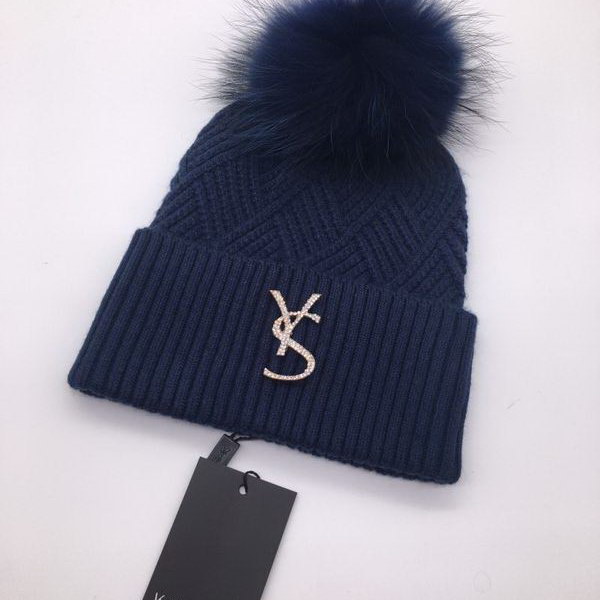 官网同步20秋季最新款-YSL新款毛线针织帽子，独家定制超大毛球，特别火爆，采用精选毛线，手感超柔软，弹性极佳