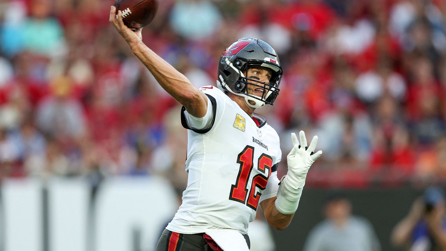 Tom Brady becomes first player to throw for 100K yards