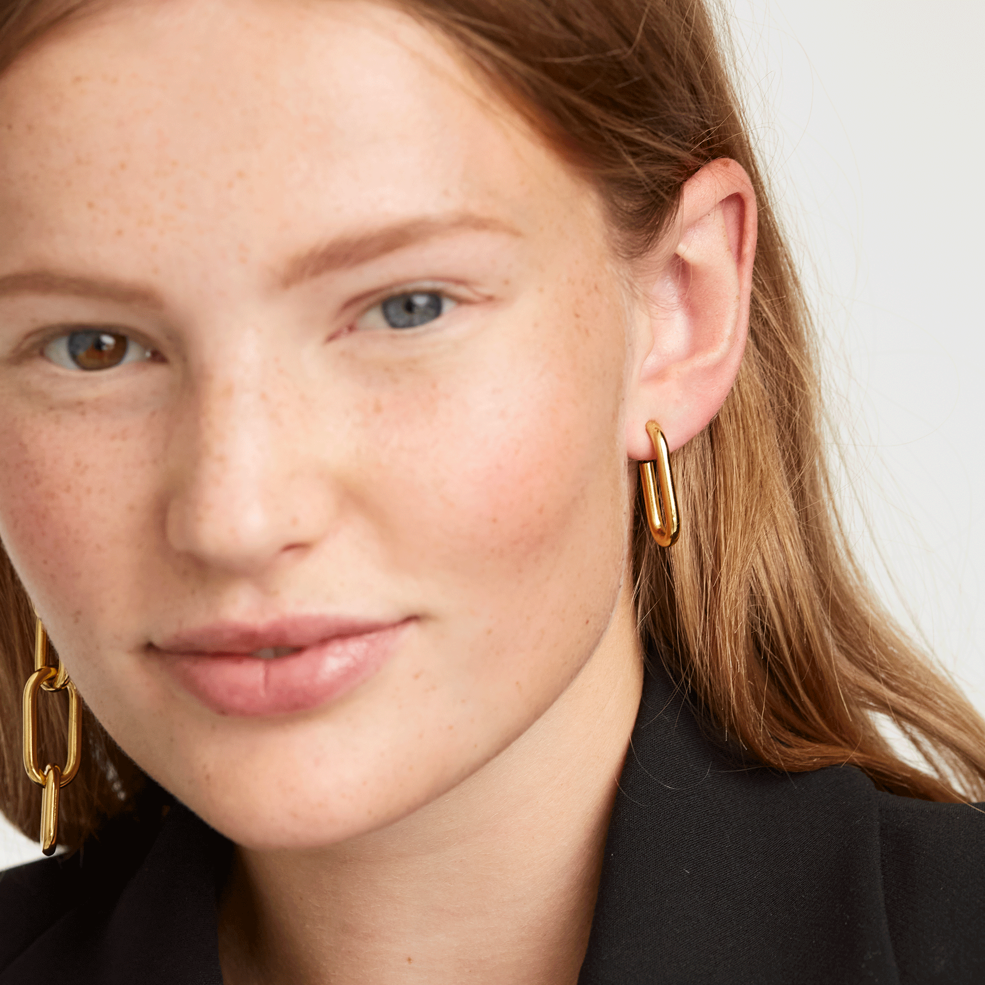 Muze gold earrings