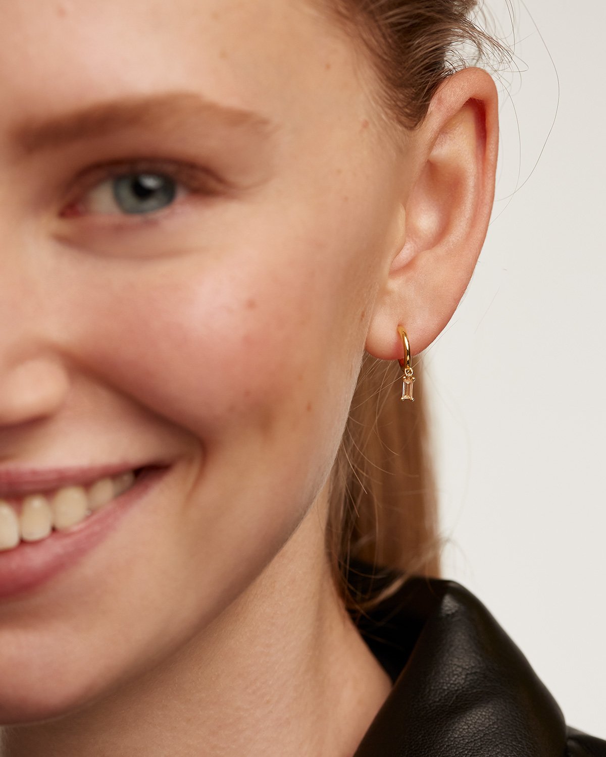 Peach Alia Gold Earrings