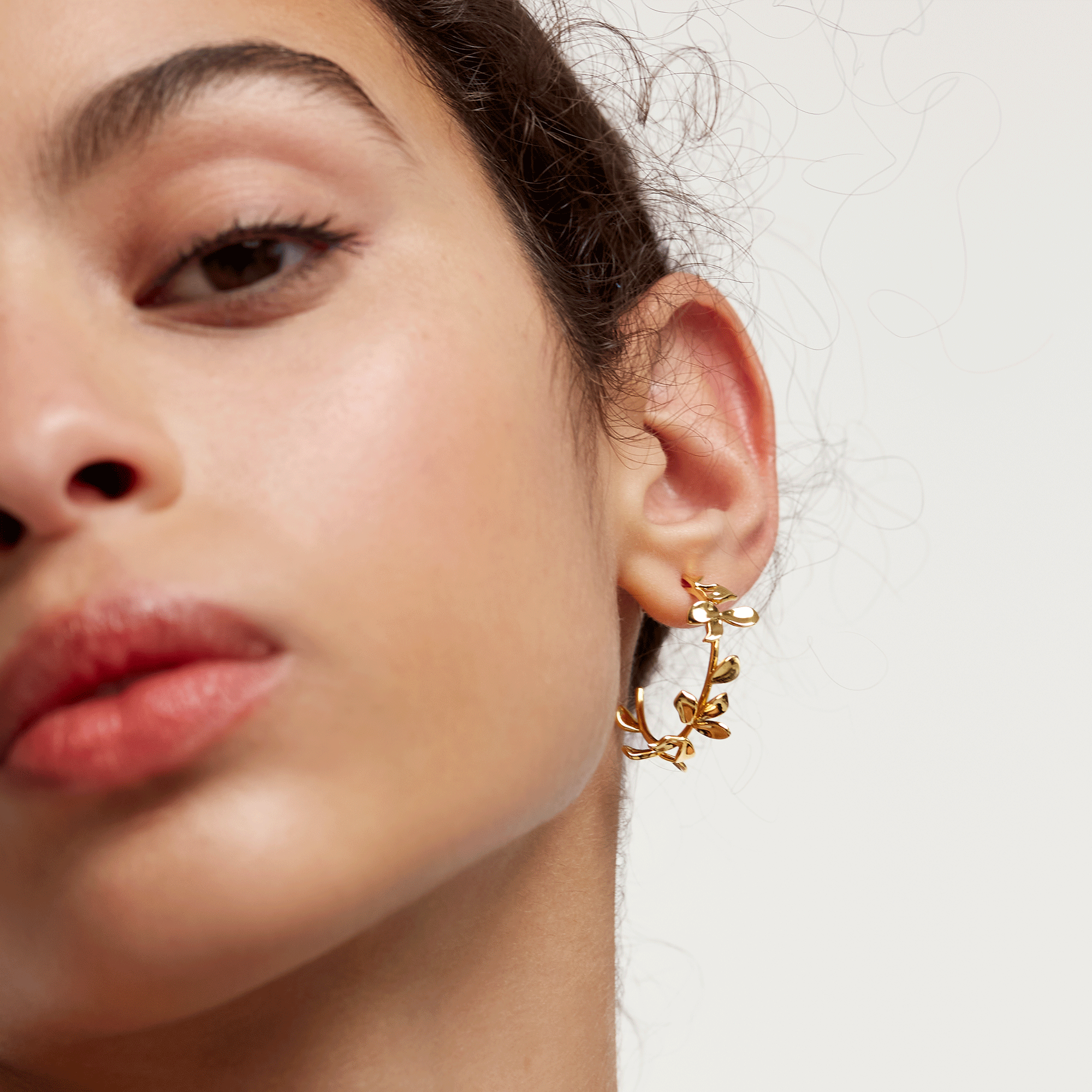 Lily Gold Earrings