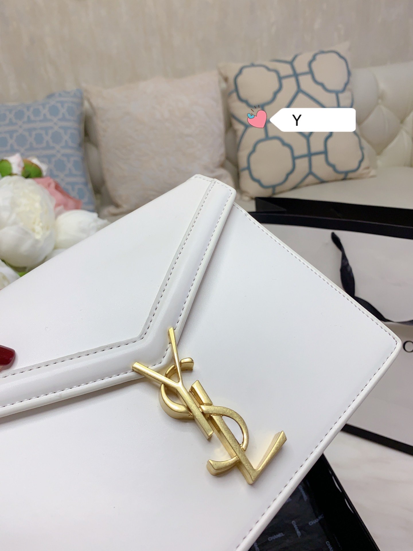 YSL  LB5812005030015  size: 22x17cm