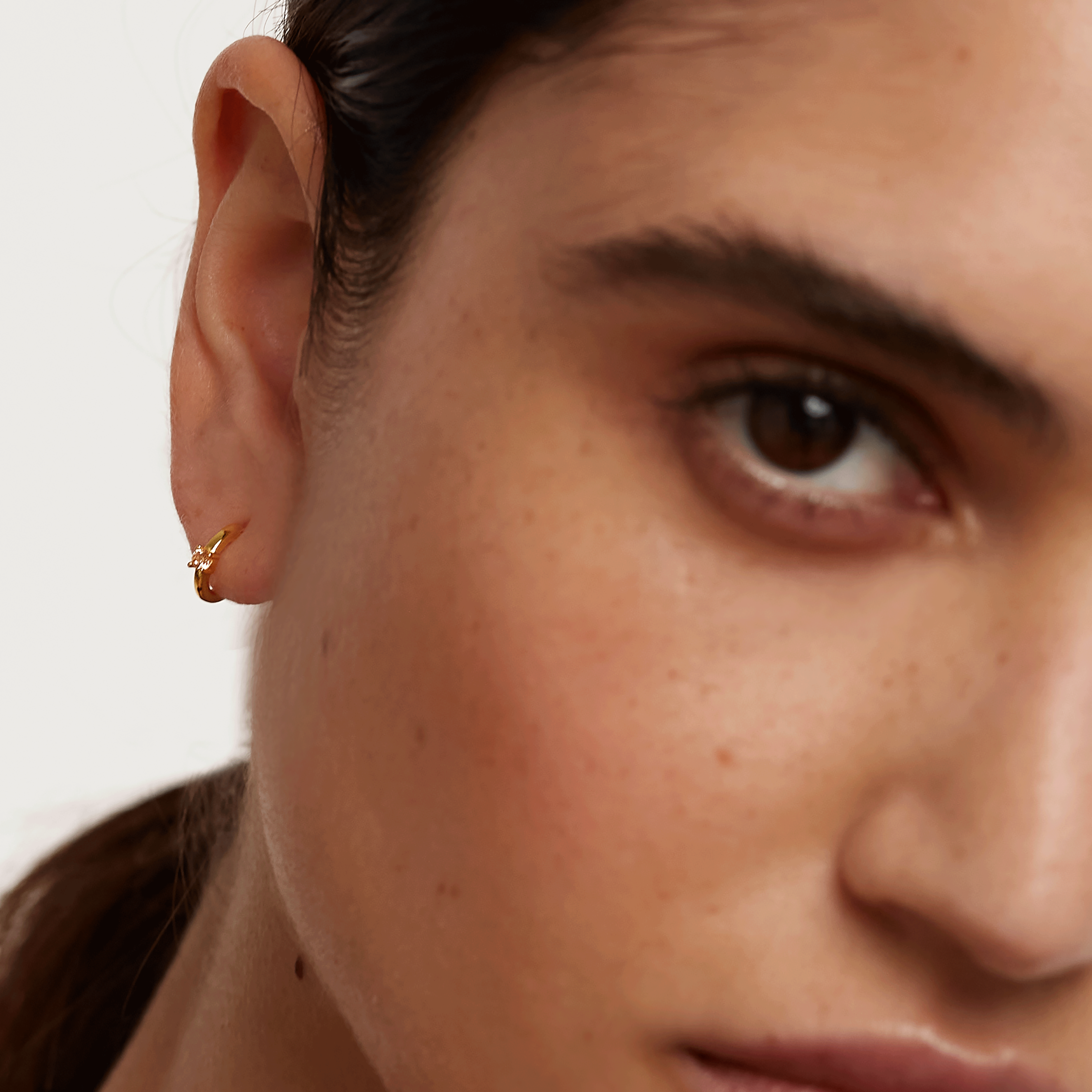 Champagne Solitary Earrings Gold