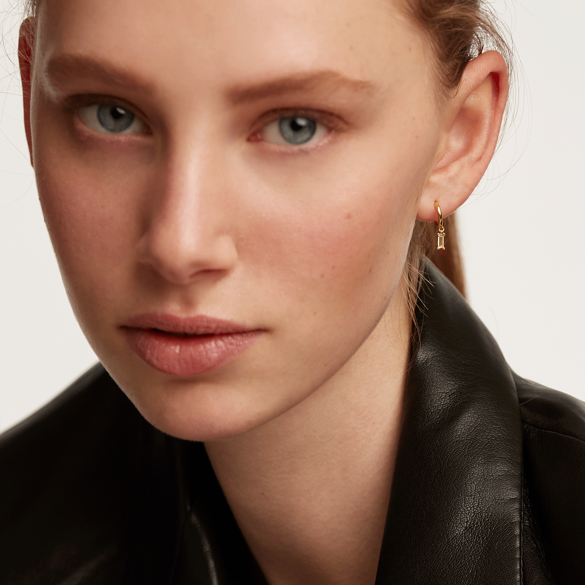 Apple Alia Gold Earrings