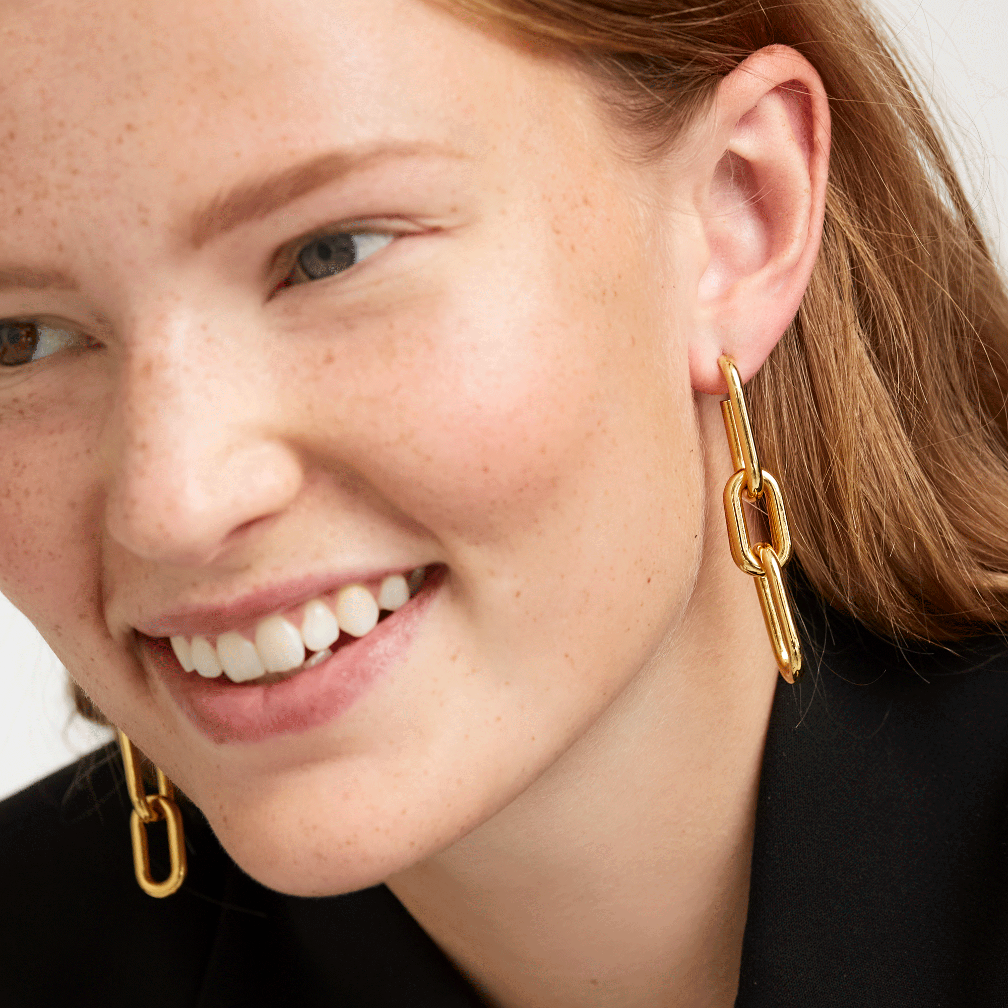 Muze gold earrings