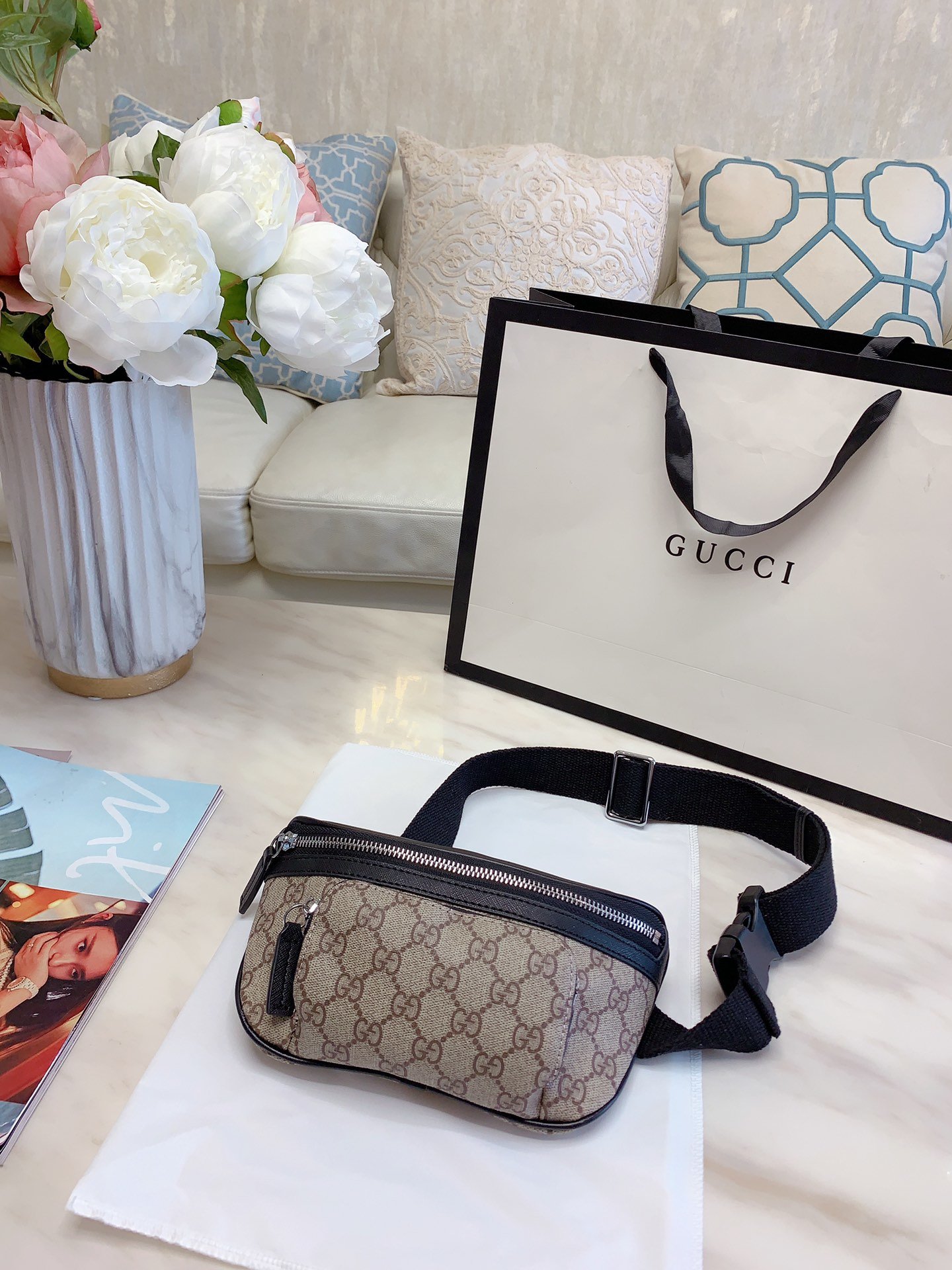 GUCCI  LB0312005030005  size: 22x13cm