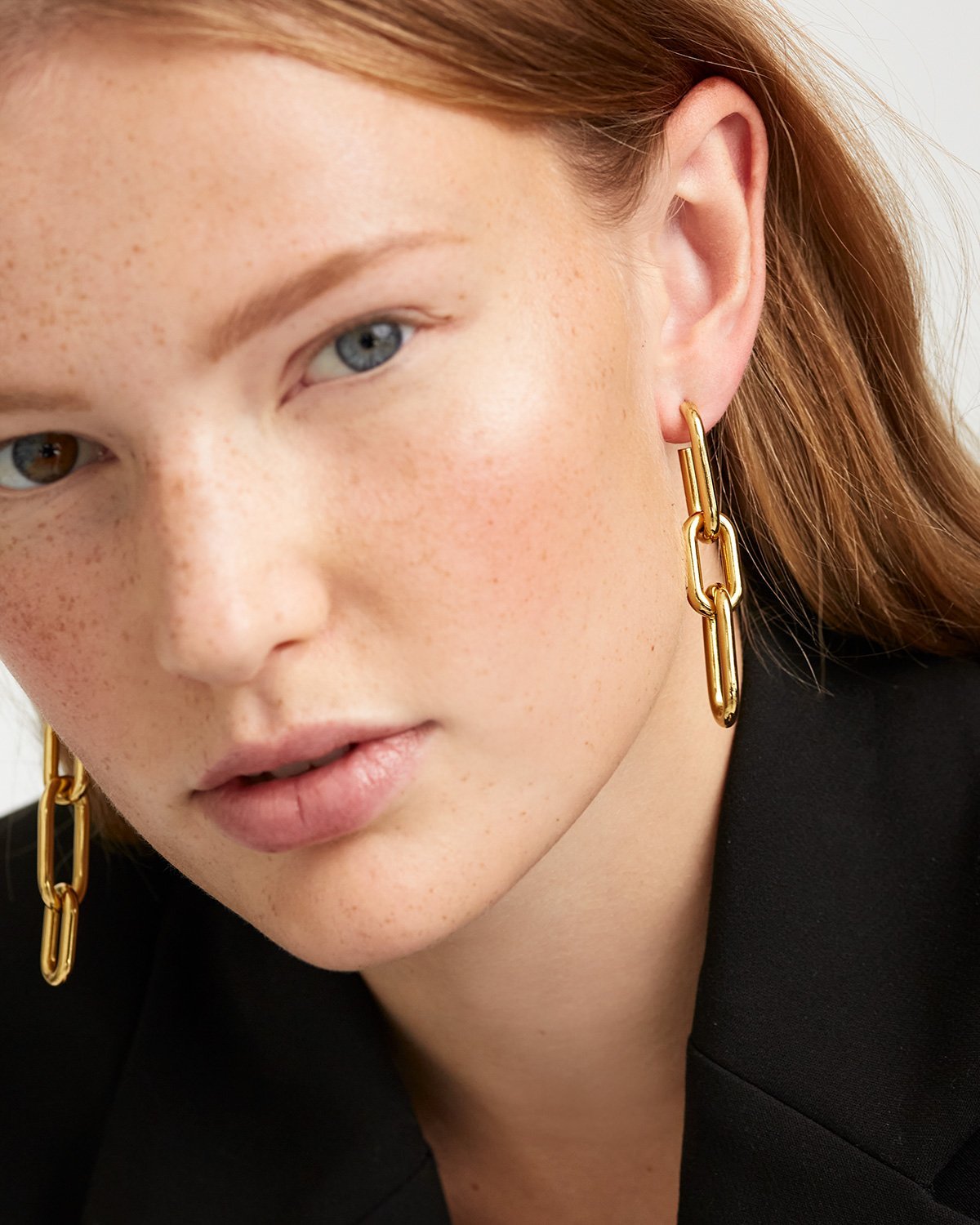 Muze gold earrings