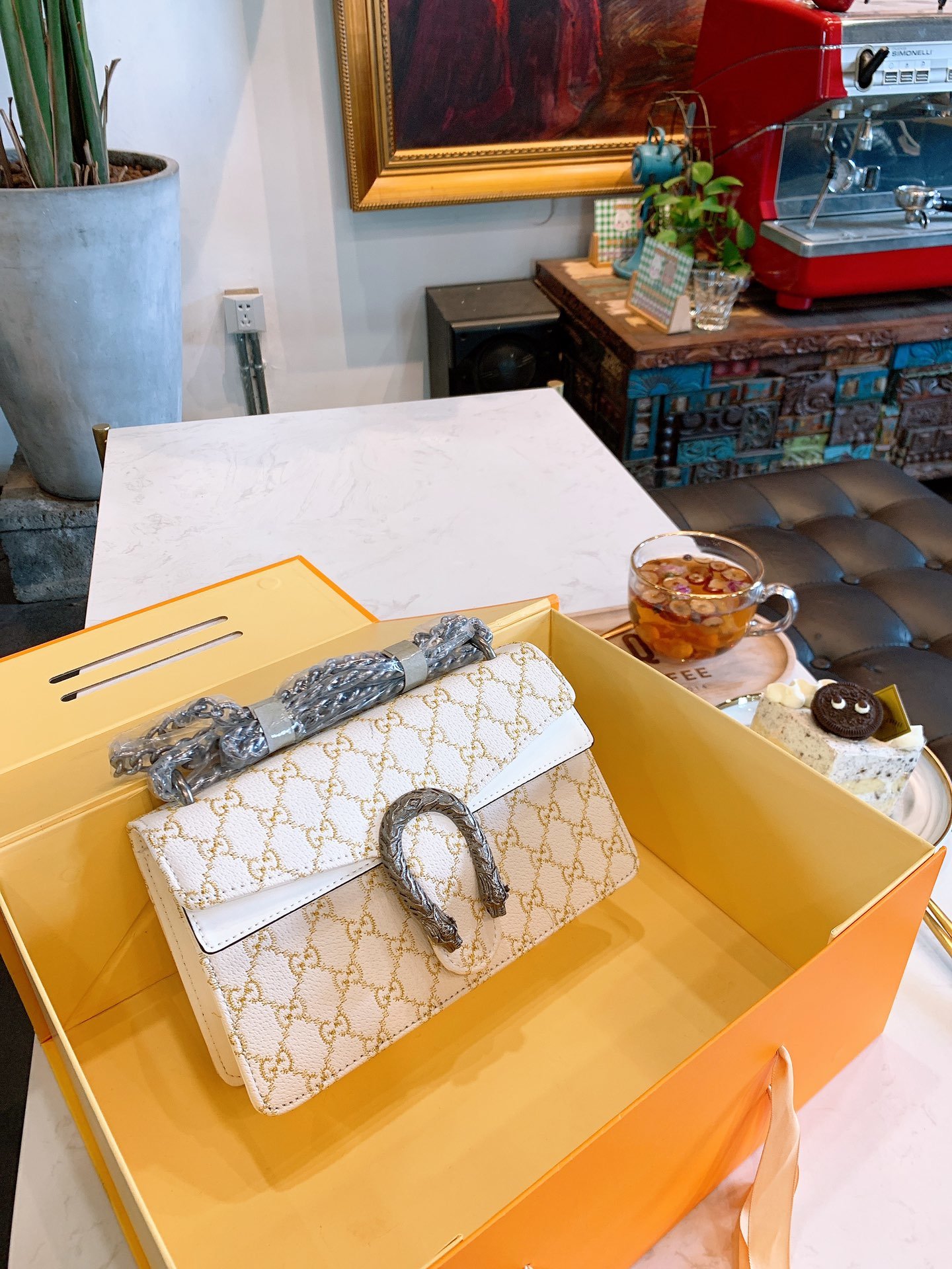 GUCCI  LB5812005020139  size: 27cm