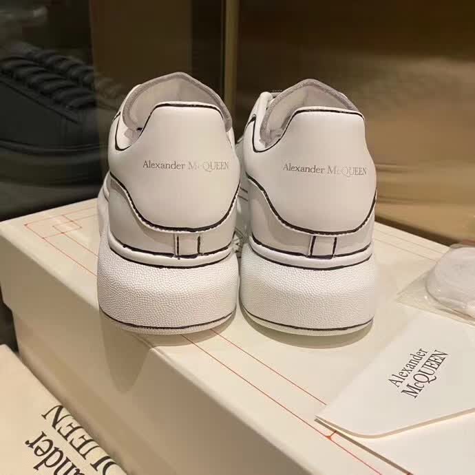 20秋季最新专柜款-麦昆McQueen情侣款经典明星爆款百搭小白鞋，各路明星纷纷上脚，超经典好看