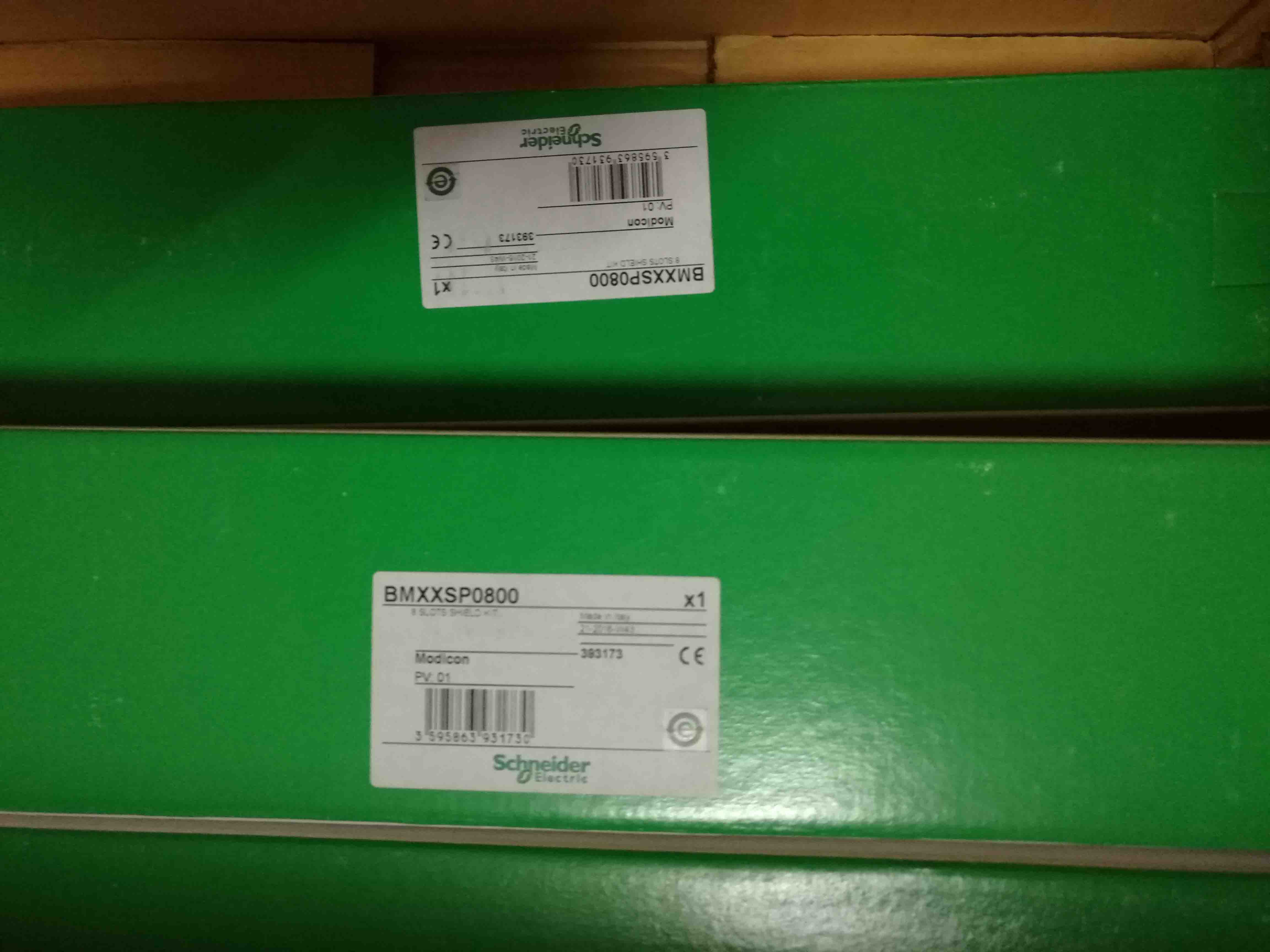 BMXXSP0800 Schneider Shielding connection kit Original Factory Sealed New