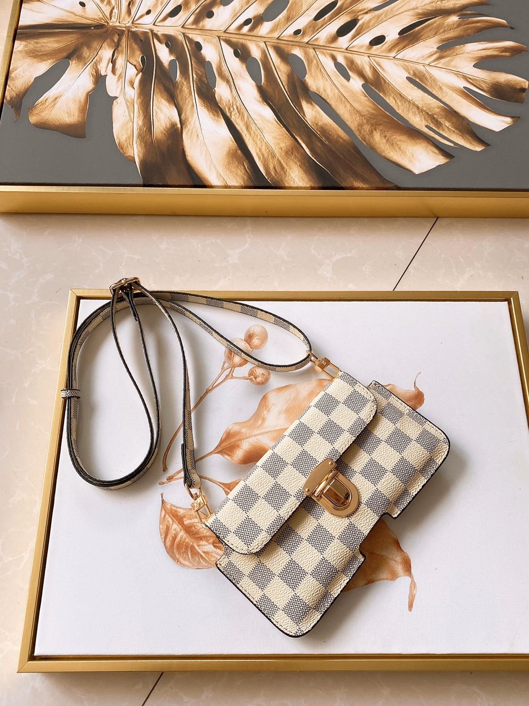 hani test LOUIS VUITTON  LB0012005020115  size: 18cm