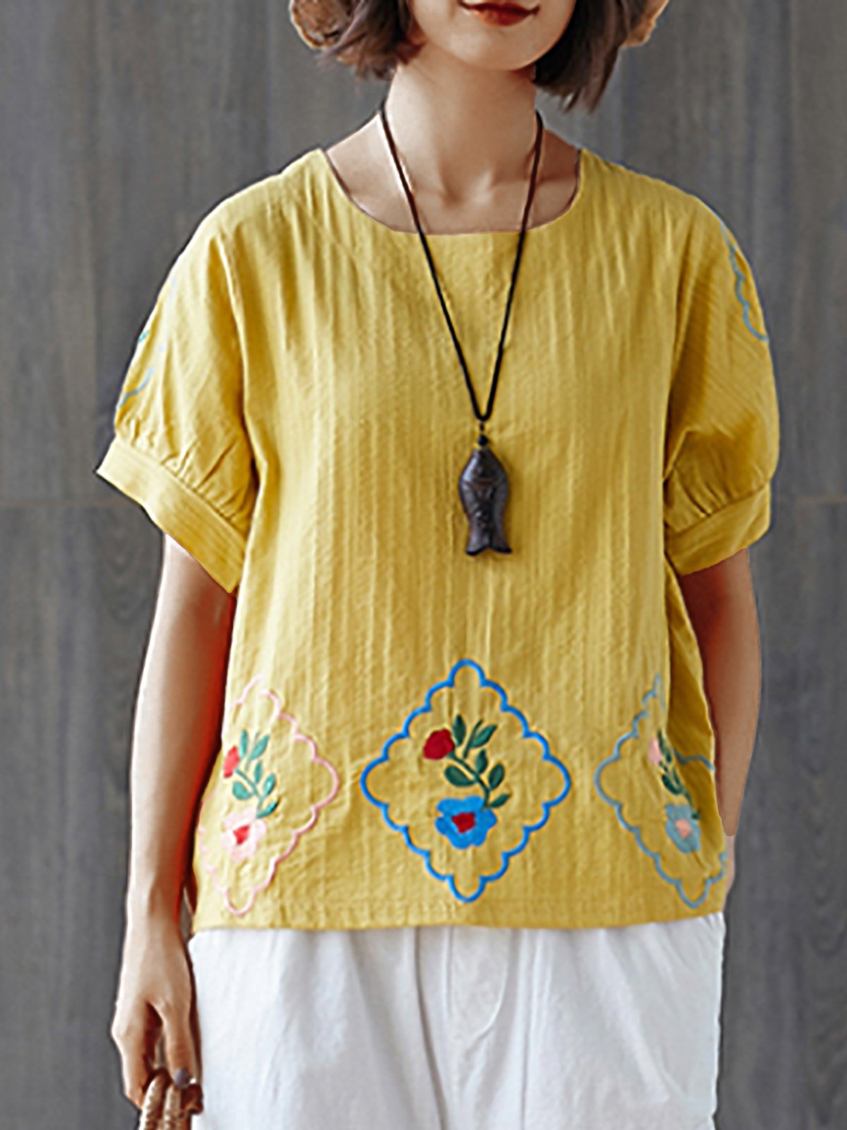 Plus Size Women  Embroidered Short  Sleeve  Round  Neck Cotton And Linen Loose Casual Top