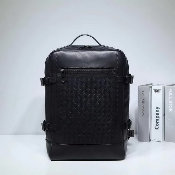 【原版皮】宝缇嘉/BV 男士双肩包，采用leggero皮革打造，配以方形设计，款式实用轻便，配有intrecciato编织中央隔层和柔软侧围，款号：80187808