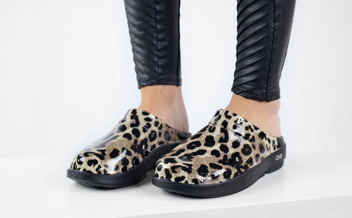 Women's OOcloog Limited Edition Clog - Cheetah