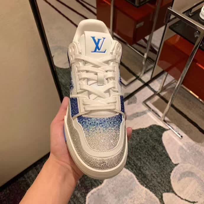 20秋季最新专柜款-路易威登LV2020早秋新款休闲鞋情侣款，专柜同步，原版底，独家活动成型底超级舒适