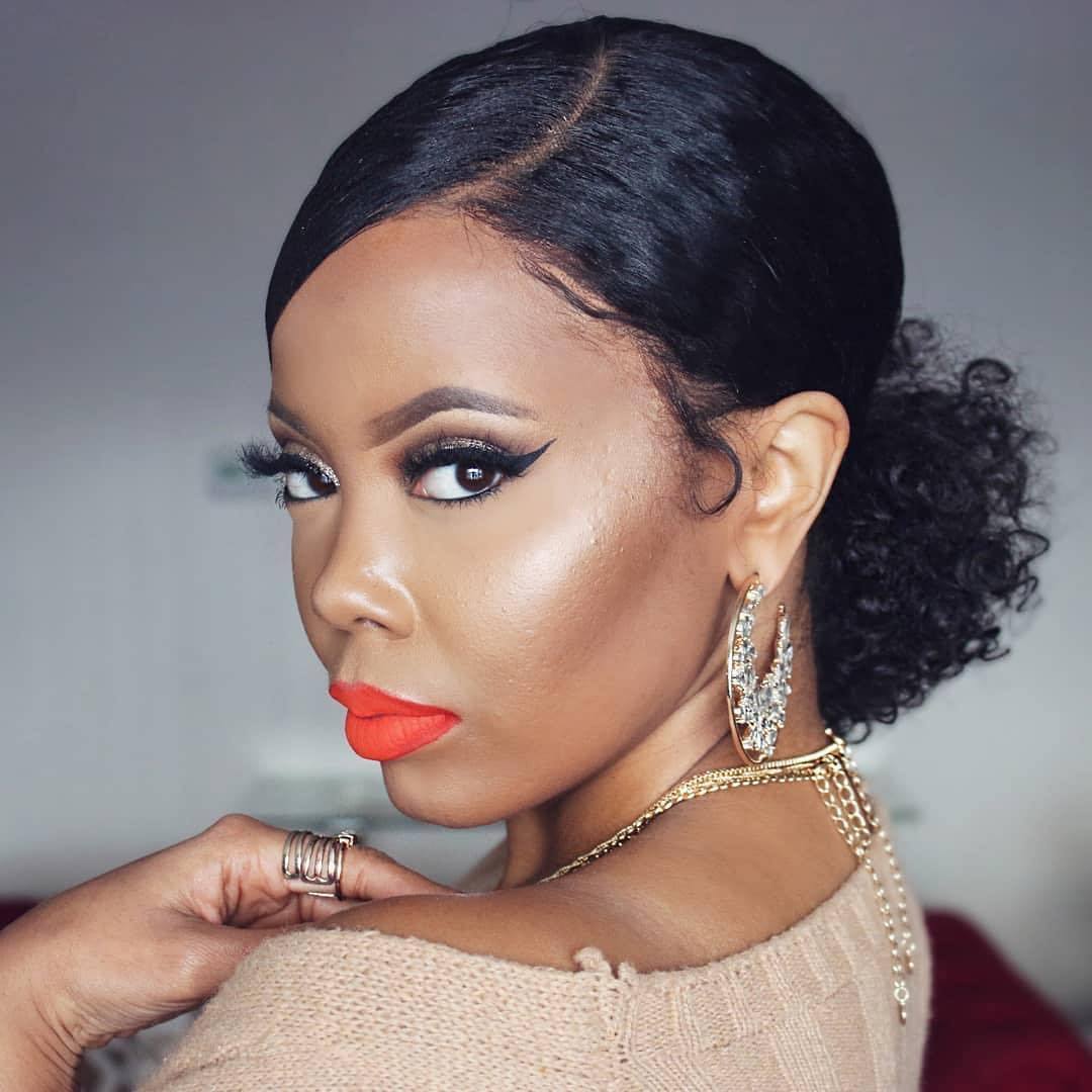 Uniqueen 2019 New Short Black Curly Wigs