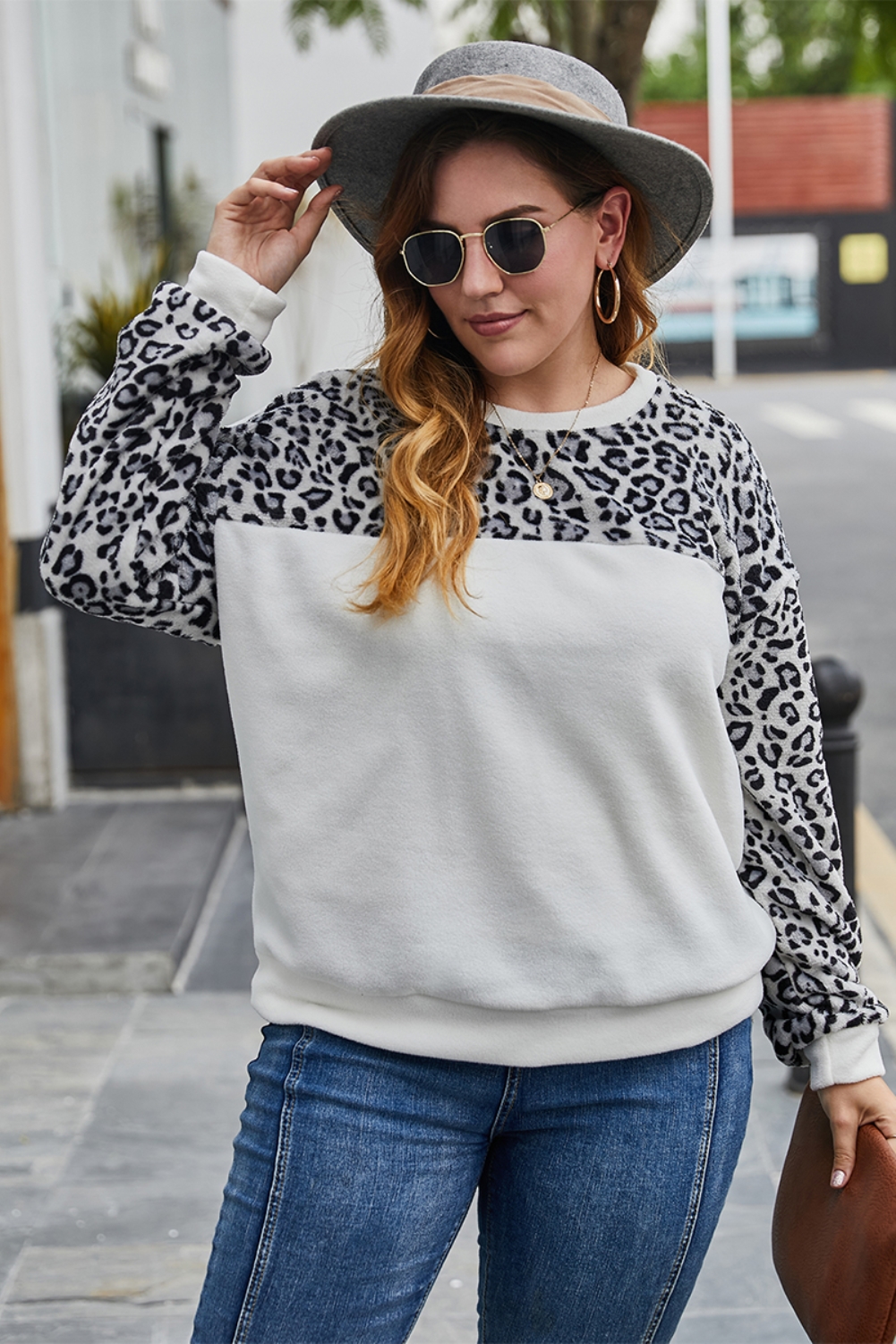 Plus Size O Neck Leopard Plush Shirt