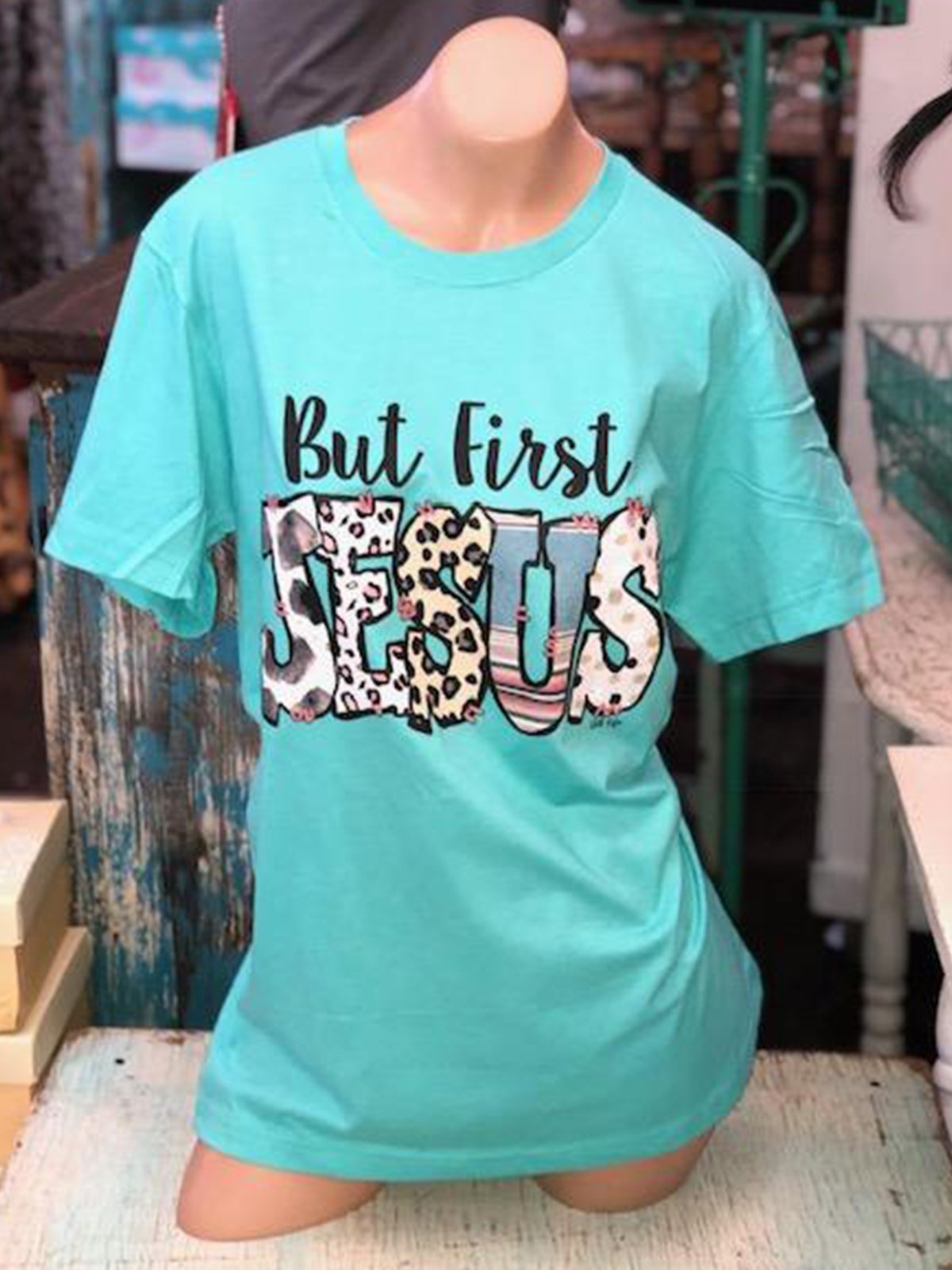 Short Sleeve Leopard Printed Crew Neck Shirts & Tops