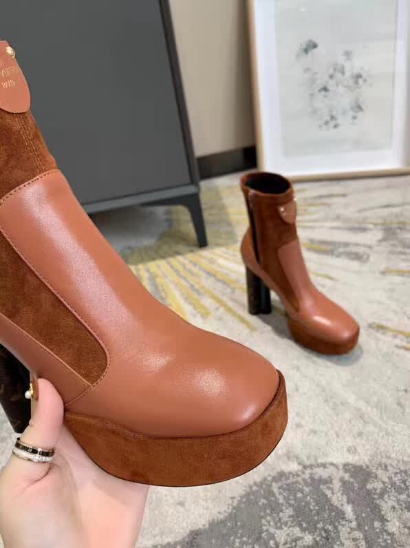 20秋季最新专柜款-路易威登LV2020早秋最新短靴，羊京包水台，一眼看上去就高端大气上档次，让你齁的柱所以主场，超级好看哦