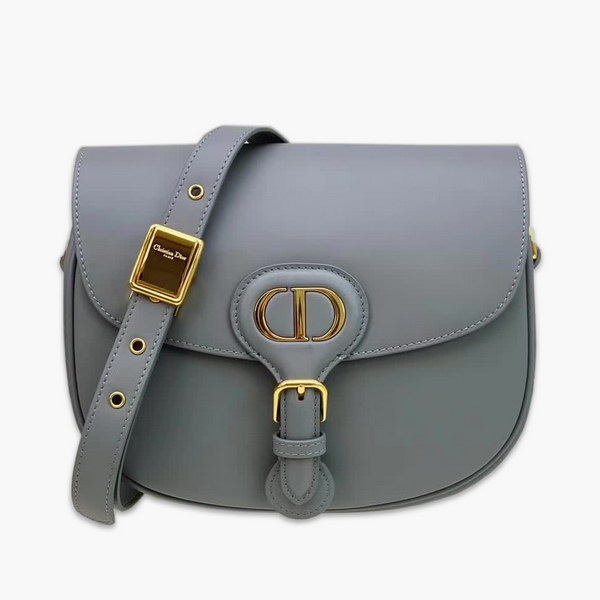 【原版皮】迪奥/Dior bobby 手袋，复古CD logo，硬挺的包身，五金做旧增加了复古感，不易磨损，采用光面牛皮革精心制作，饰以复古金色五金配件提升格调，柔软而富有质感，点缀有军装风格搭扣，款号：M9319