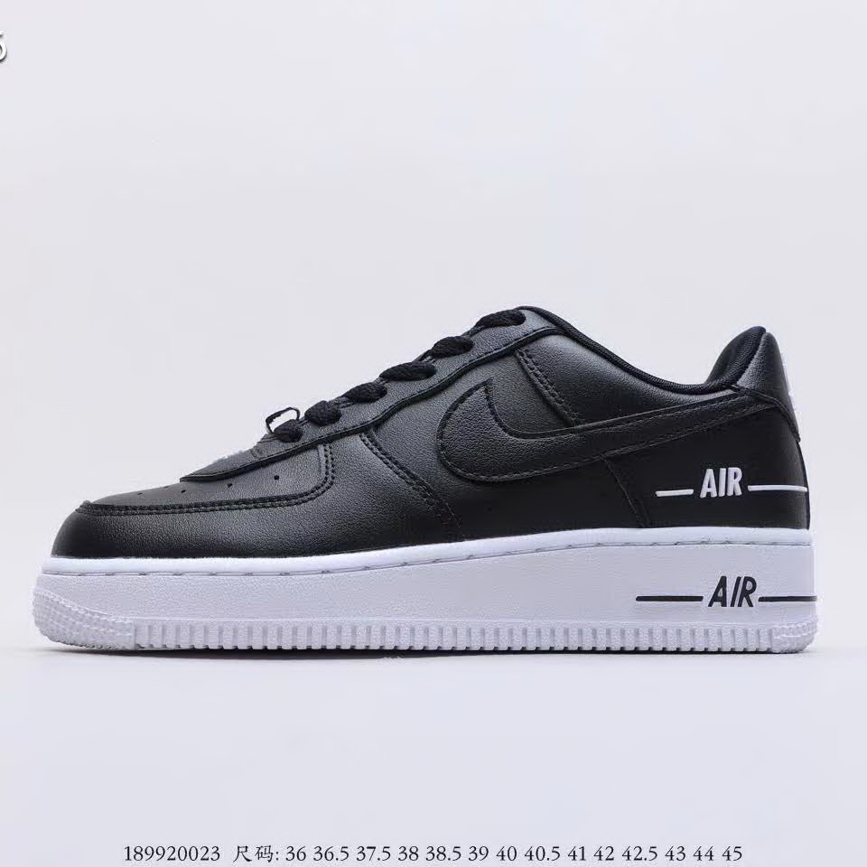 官网同步20秋季最新热销款-耐克/Nike Air Force 1 Low，空军一号百搭休闲运动板鞋，采用硬质平纹头层皮革鞋面材质，内置全掌air sole气垫，另类迭加设计首次出现