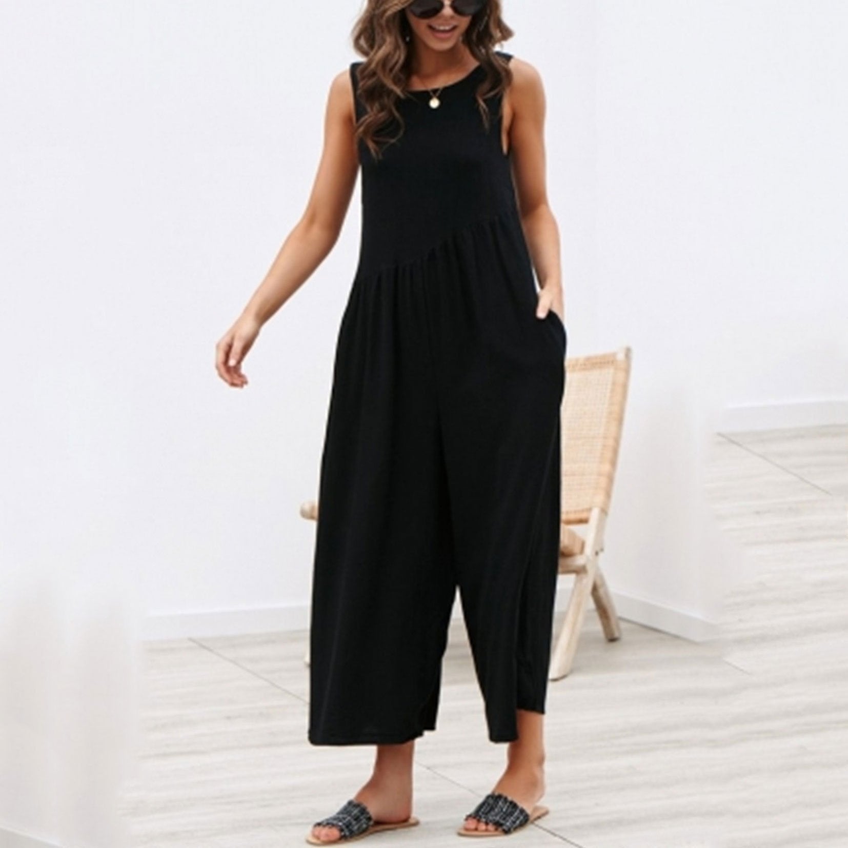 Casual Round Collar Plain Loose Sleeveless Jumpsuit