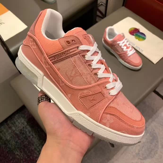 20秋季最新专柜款-路易威登LV2020早秋新款休闲鞋情侣款，专柜同步，原版底，独家活动成型底超级舒适