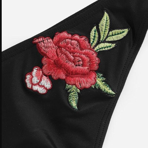 Bikini model nou, cu imprimeu și costum de baie din 2 piese cu broderie