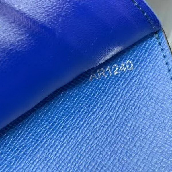 【原版皮】路易威登/LV 大格护照夹，由Damier Graphite Pixel涂层帆布制成，以像素形式演绎经典Damier棋盘格图案，凸显未来感，奢华的压纹小牛皮内衬和多个内部隔层造就其经典质量，款号：M60181