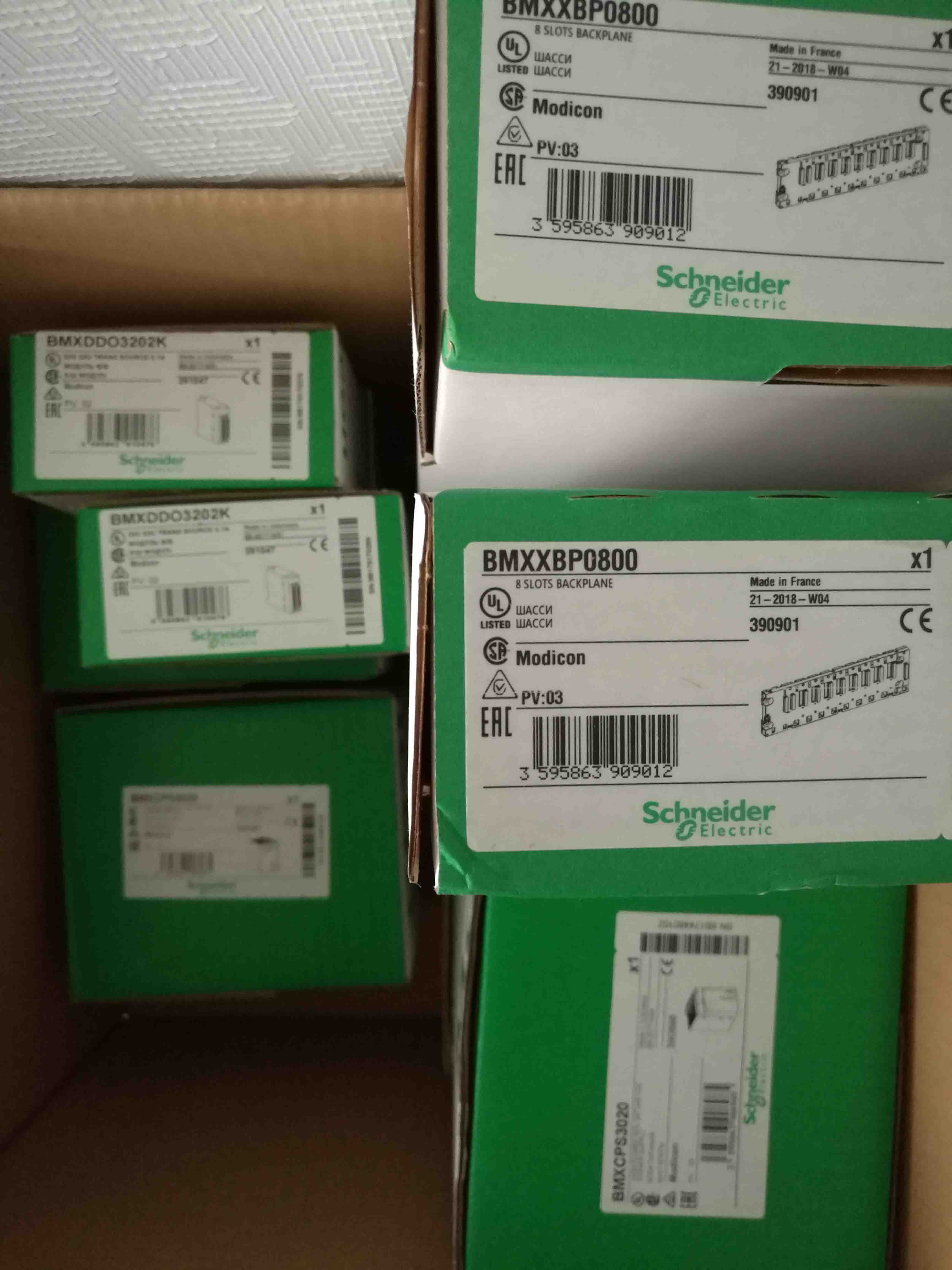 BMXXBP0800 Schneider Rack M340 - 8 slots Original Factory Sealed New