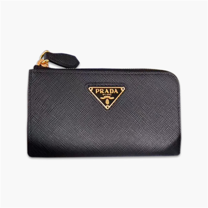 【原版皮】普拉达/Prada 钥匙包，车钥匙包，选用十字纹小牛皮裁制而成，点缀同色系三角唛徽标，简单实用，男女通用款，款号：1PP026