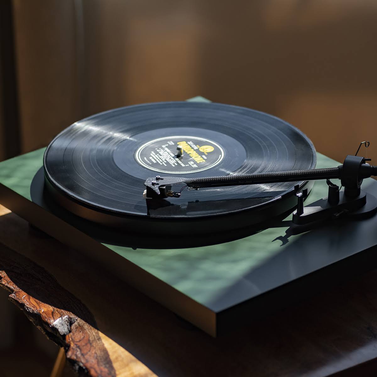 Pro-Ject Debut Carbon Evolution Satin Green Turntable