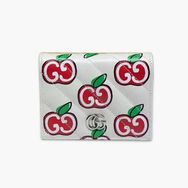 【原版皮】古驰/Gucci 情人节推出的特别系列单品，俏皮的卡通风格苹果图案映衬在白色绗缝皮革材质上，银色双G造型配件让这款卡包更具设计感，款号：466492
