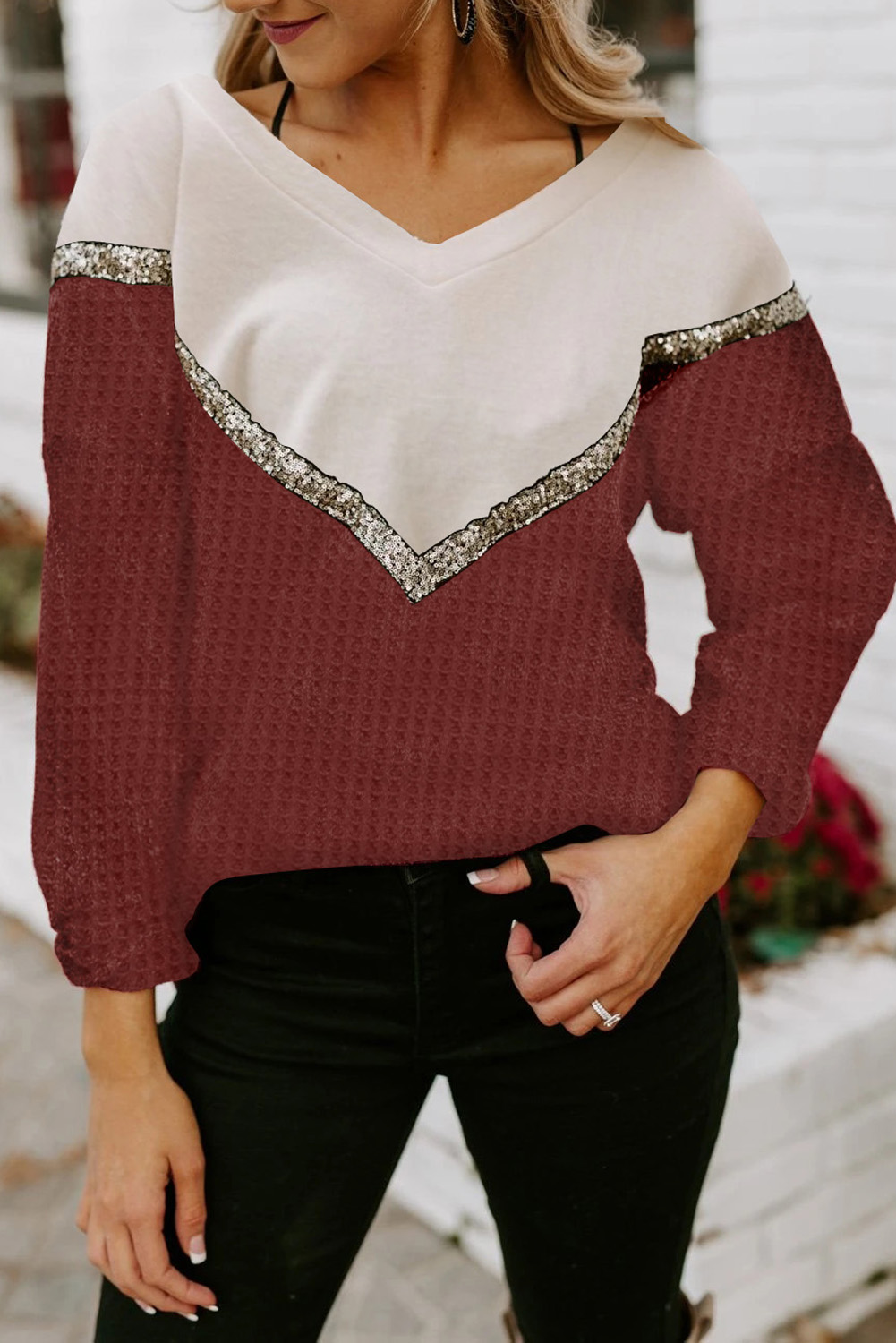 酒红色时尚拼色亮片V领套头长袖上衣