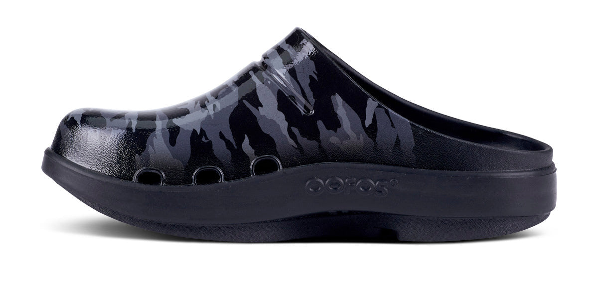 Women's OOcloog Limited Edition Clog - Black Camo